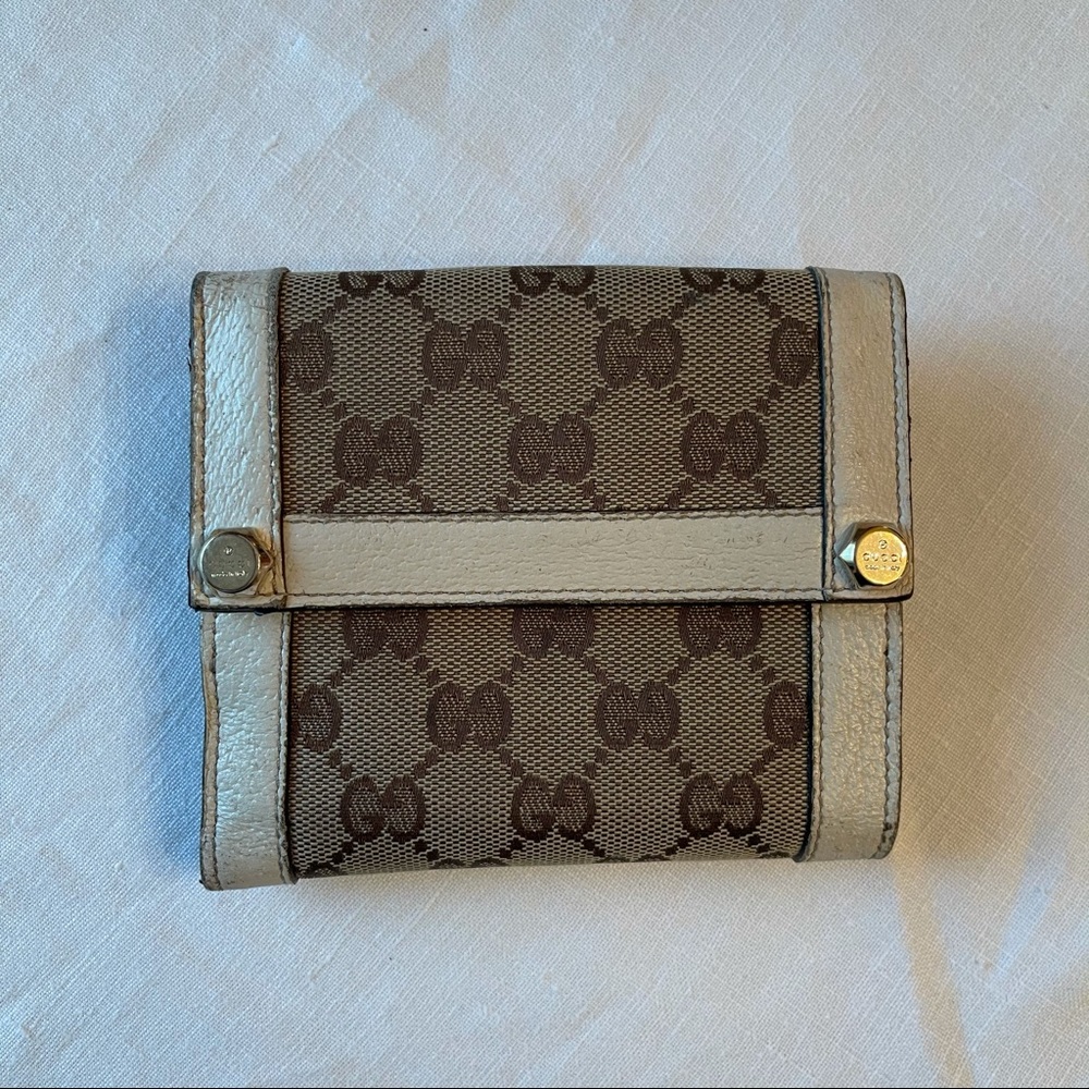 Classic GUCCI wallet Brown monogram w/cream.2 money, 10 cc slots.1 coin pocket.